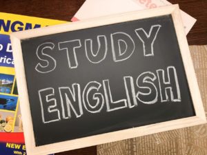 オンライン英語学童と英会話スクールの違いを徹底解説